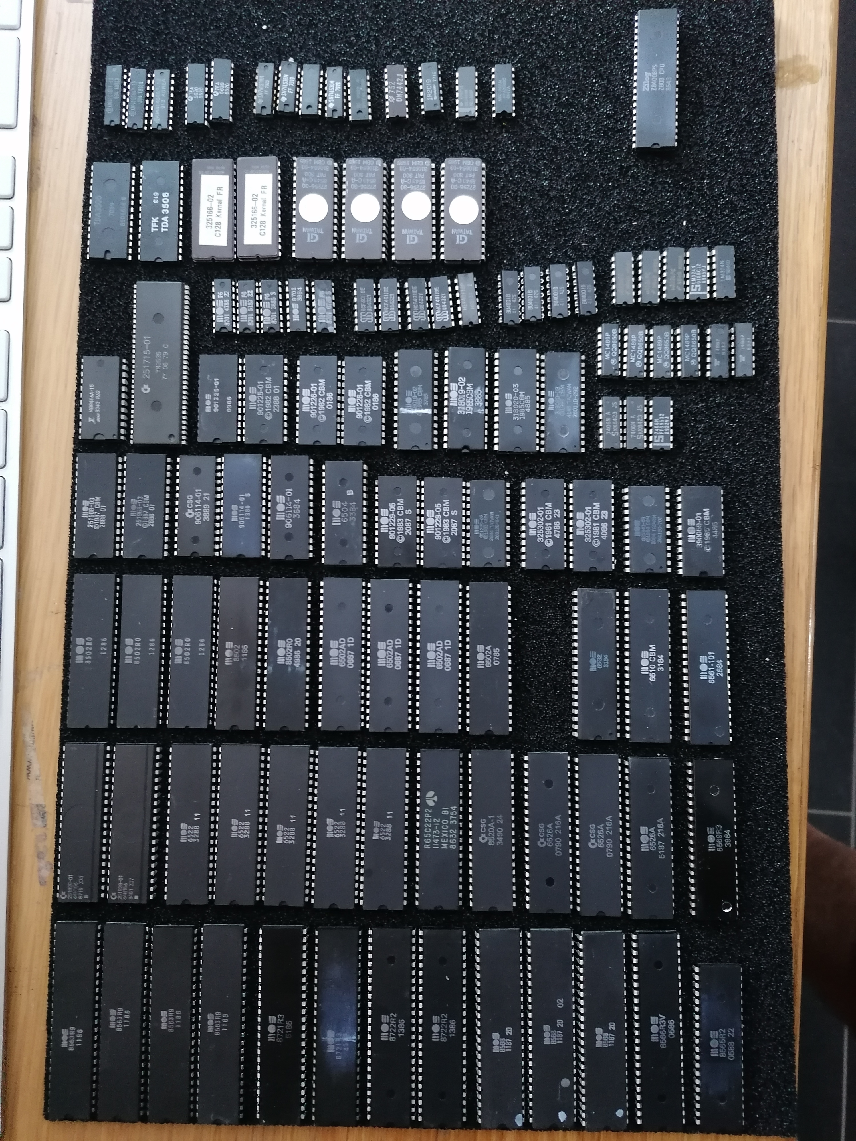 Commodore 64-128 Chips.jpg